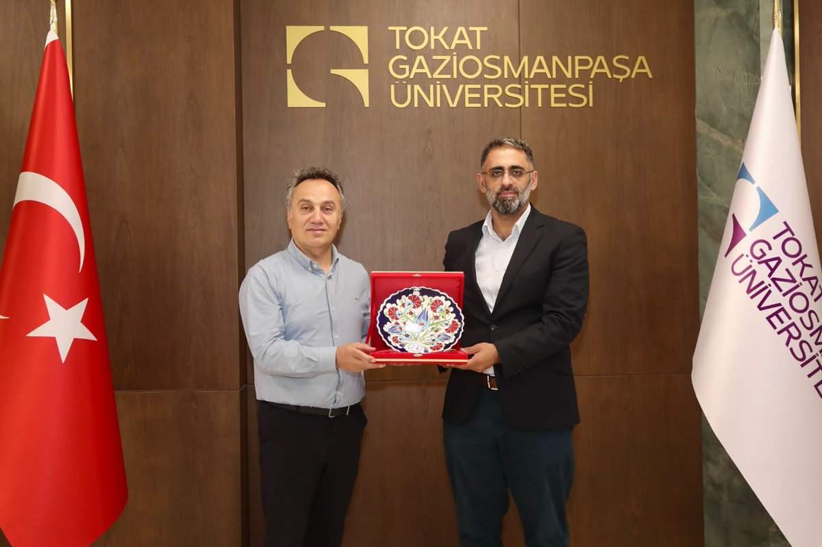 udeforgtr's tweet photo. UDEF Başkanı Abdullah Muhammed İslam, TUMED Başkanı Selman Duran ve beraberindeki heyet, Tokat Gaziosmanpaşa Üniversitesi Rektörü Prof. Dr. Fatih Yılmaz’ı makamında ziyaret etti.

Nazik ev sahipliği dolayısıyla Sayın Rektör Prof. Dr. Fatih Yılmaz’a teşekkür ederiz. https://t.co/mzqQzHoDHN
