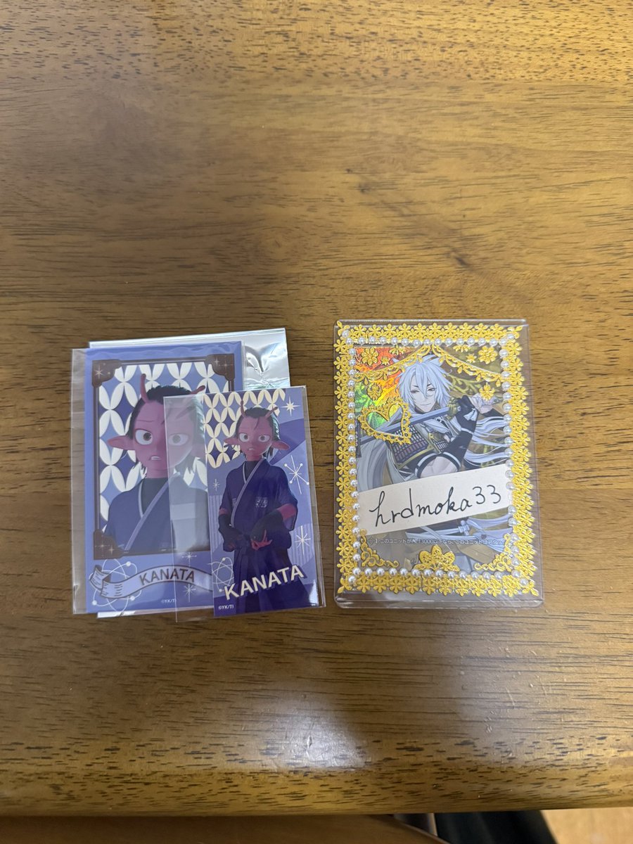 hrdmoka33's tweet photo. ミルサブ　シブツタ　ミニブロマイド＆ステッカーセット　交換　譲渡

譲】カナタ

求】カート

郵送、または8日(水)19時ごろ渋谷にて手渡し
検索からでもお気軽にどうぞ https://t.co/j8DhcSBtR5