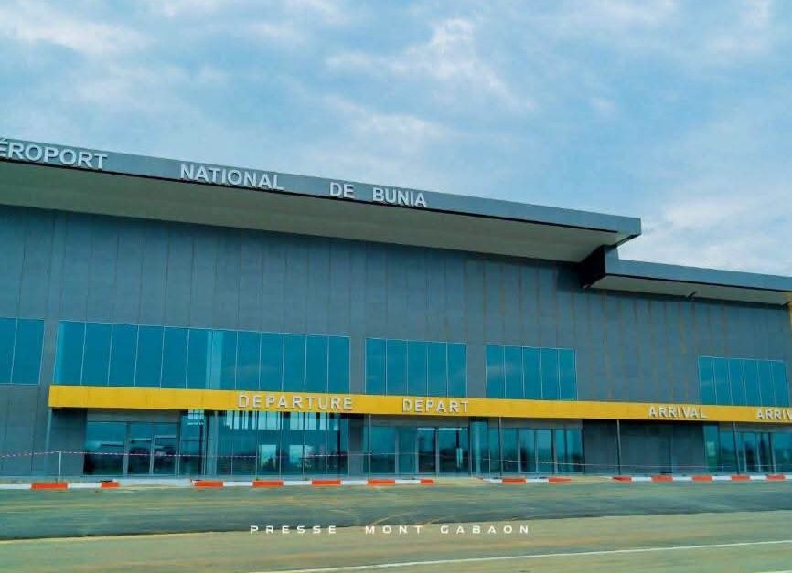Familybeton05's tweet photo. Bunia change, le Congo avance ! Cette nouvelle aérogare témoigne de la volonté de bâtir des infrastructures modernes au service du peuple. Félicitations au gouvernement congolais pour cette réalisation porteuse d'espoir.🇨🇩👏 https://t.co/Fn44b468ow