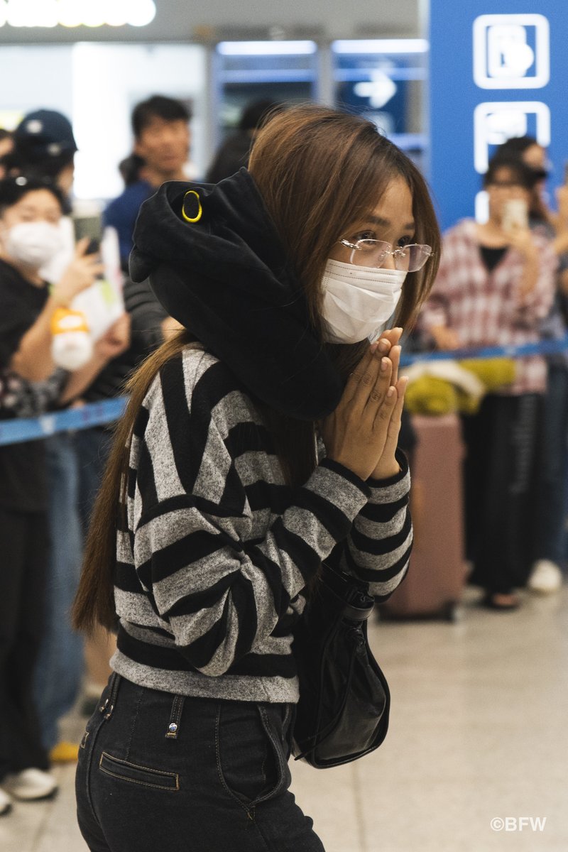 BuyerForWorld's tweet photo. 260703 인천 입국

#GirlRulesFMinSeoul
#filmracha https://t.co/hulpwdcYL4