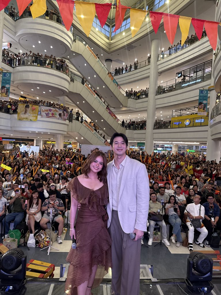 StudioVivaPH's tweet photo. WilBea is officially stepping into their newest roles as Ysa and Estong! 💛✨

Love U Lots Grand Media Conference is happening now here at Robinsons Place Manila!  

LOVE U LOTS this July 24 streaming only on Viva One.

#LoveULots
#BeaBinene
#WilbertRoss
#WilBea
#StudioViva https://t.co/CoUIqYgEPN