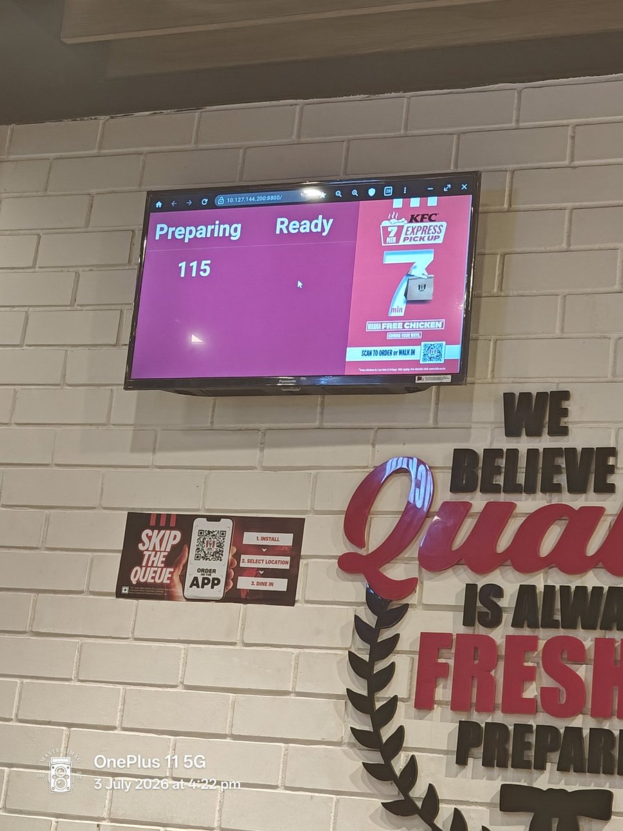 RockerUdhai's tweet photo. @KFC_India @kfc've ordered burger it's been 25 minutes still my order is not yet came inside people's a talking to each other and giving  gossip but we are weting for order it's Katpadi branch, vellore https://t.co/6v69FLYzvS