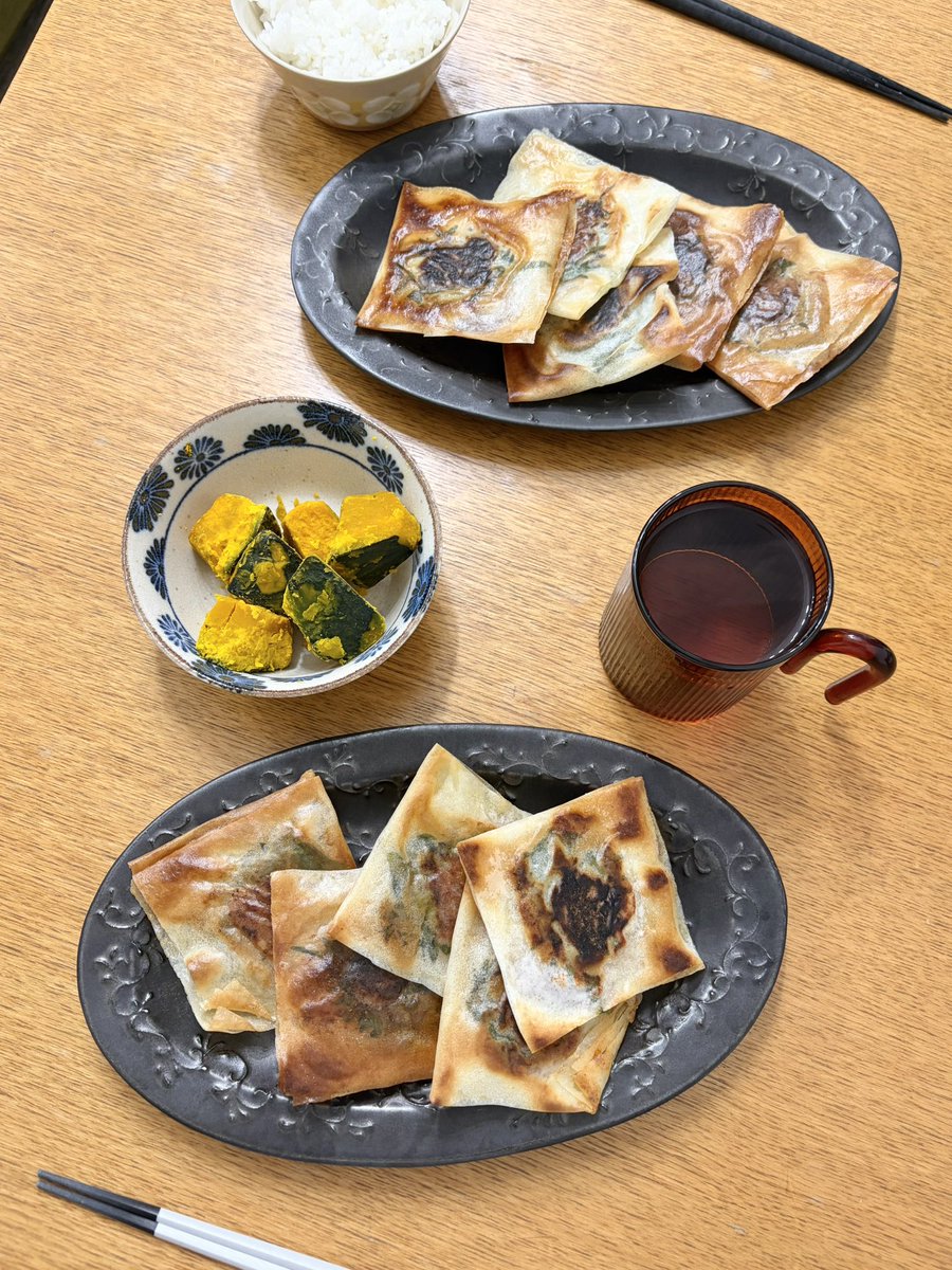 itan226's tweet photo. 気になってたやつ！！！

春巻きの皮で、豚肉、チーズ、大葉、練り梅をミルフィーユのように重ねて折りたたんで焼きました✨️うまいー🥳🙌

#ちゃそ子
#異端夫婦録
#夕食
#晩ごはん
#おうちごはん https://t.co/ENZZ7LaA0e
