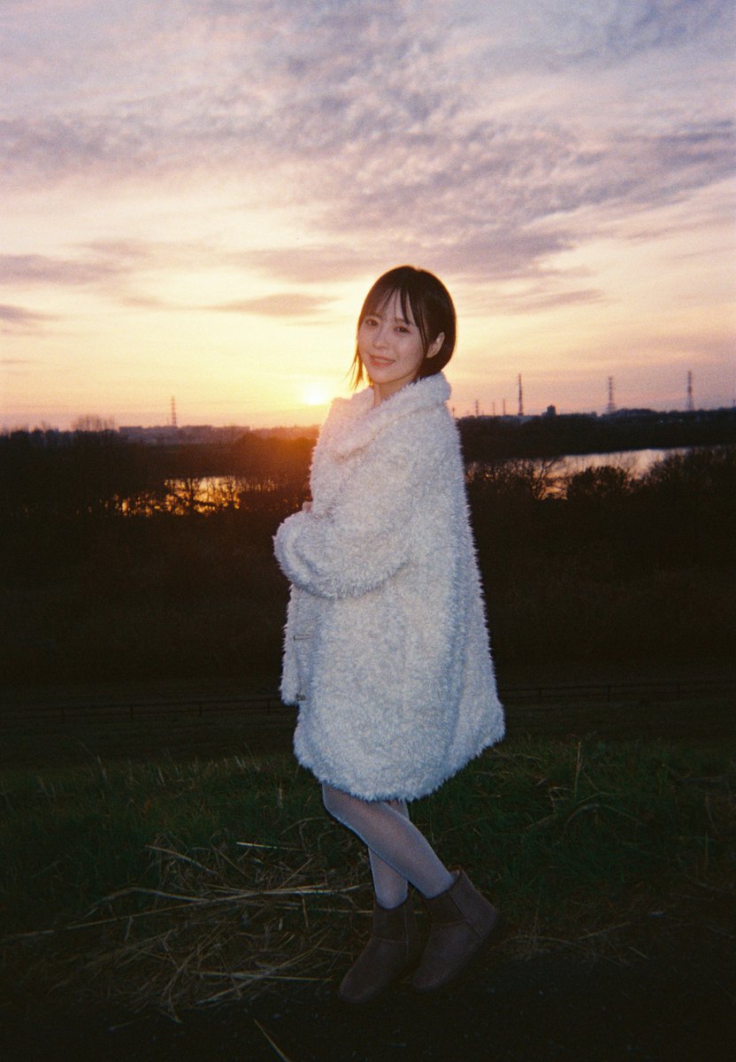 jera_av's tweet photo. 夕焼けと美少女

@tenma_yui2 https://t.co/88GFjEzzDc