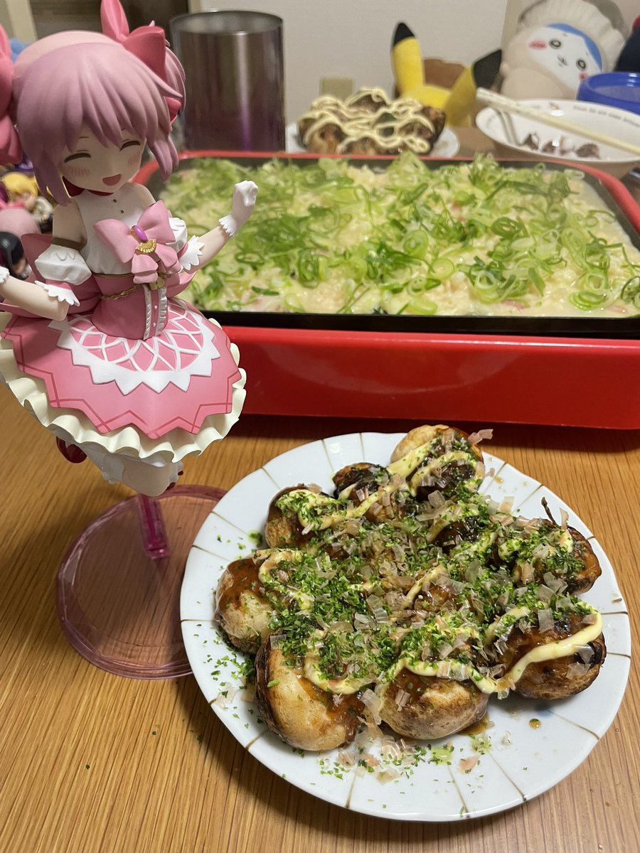 murachisabu's tweet photo. 今日は久々のタコパが美味しかったのでモンスト参加型配信を今からやろうと思います、星墓むずすぎて滅ってなると思うのでよかったら遊びにきてお助けください！ https://t.co/HWJHCvutWk