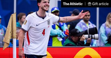 رسائل ديكلان رايس أم مجرد موضة؟. سلّط تقرير من The Athletic الضوء على ظاهرة السراويل القصيرة في كرة القدم، متسائلًا عما إذا كان ديكلان رايس يبعث برسائل غير مباشرة، ومدى تطور تصميمها في العصر الحديث، وما إذا كان اللاعبون يسعون لتقليد كريستيانو رونالدو، وصولًا إلى التساؤل: إلى أي حد يمكن أن تصبح السراويل أقصر؟ 
