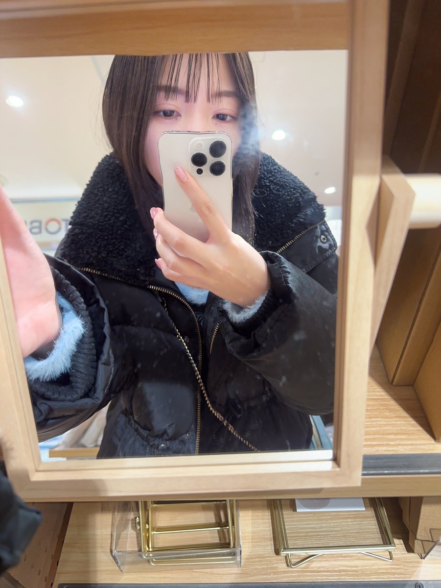 Hin_aaa00's tweet photo. 太ももがすべすべなのが強みなんだけど、他の投稿の部位と比べたらみんなどこが好き？ https://t.co/Tbz2JMUEjk