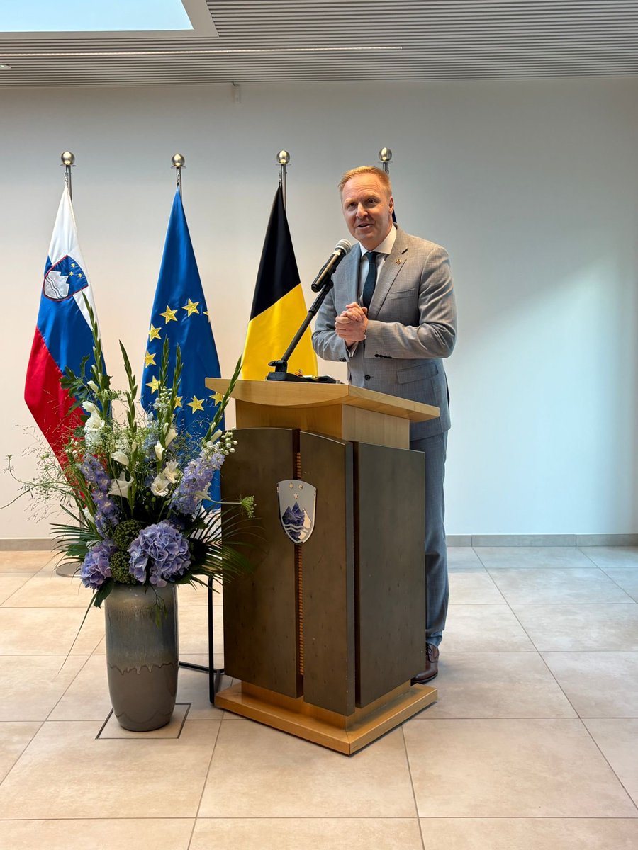 fiser_damijan's tweet photo. 🇸🇮 💙 With immense pride, I moderated Slovenia Statehood Day receptions for diplomatic corps &amp; compatriots in Brussels and Luxembourg this week and last.

Huge thanks to Her Excellency Barbara Sušnik for the continuous trust in me as the master of ceremonies.

Živela Slovenija 💪 https://t.co/EoZVcGGCpU