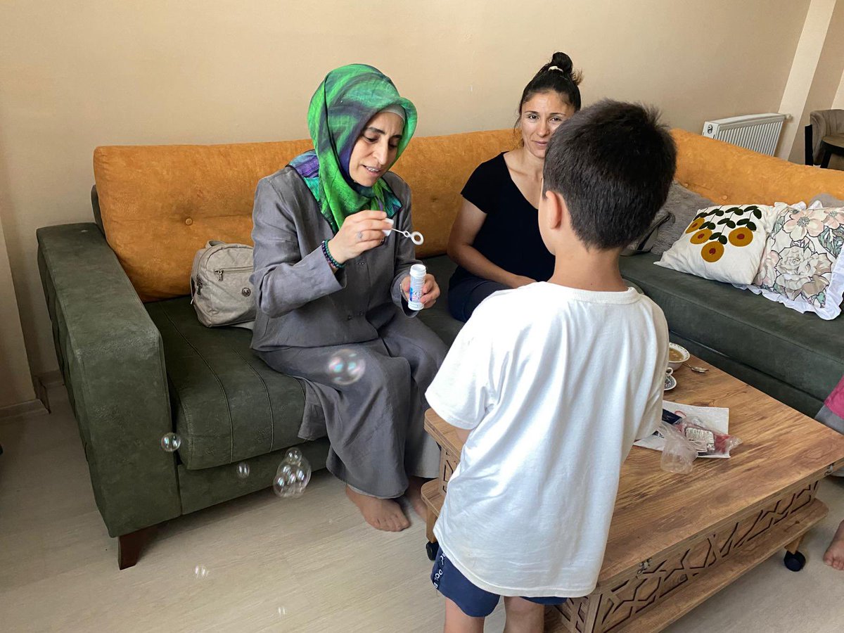 arifegumus25's tweet photo. Geleceğimizin teminatı olan çocuklarımızı ziyaret ederek güzel anlar paylaştık.

Onların içten gülümsemeleri ve neşeleri, bizlere umut verdi. Rabbim bütün evlatlarımızı sağlıkla, huzurla ve başarıyla büyümeyi nasip etsin. https://t.co/4p13bpNgRz