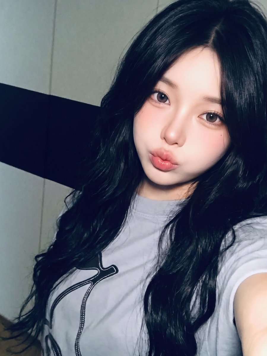 remu_time's tweet photo. このアカウント見つけた人ラッキー✌️
限定の写真載せていくから、フォローして待っててね！！ https://t.co/Qi0GBvC9ii