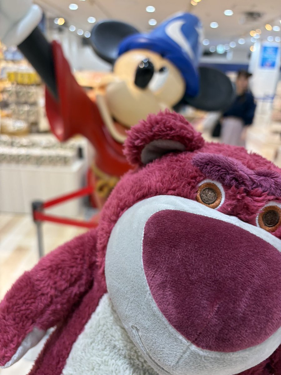 jam_tama's tweet photo. ロッツォを買っちゃうぐらいに酔っぱらいました。帰りの電車で無くすまでがお約束。 https://t.co/GE76GH1ACq