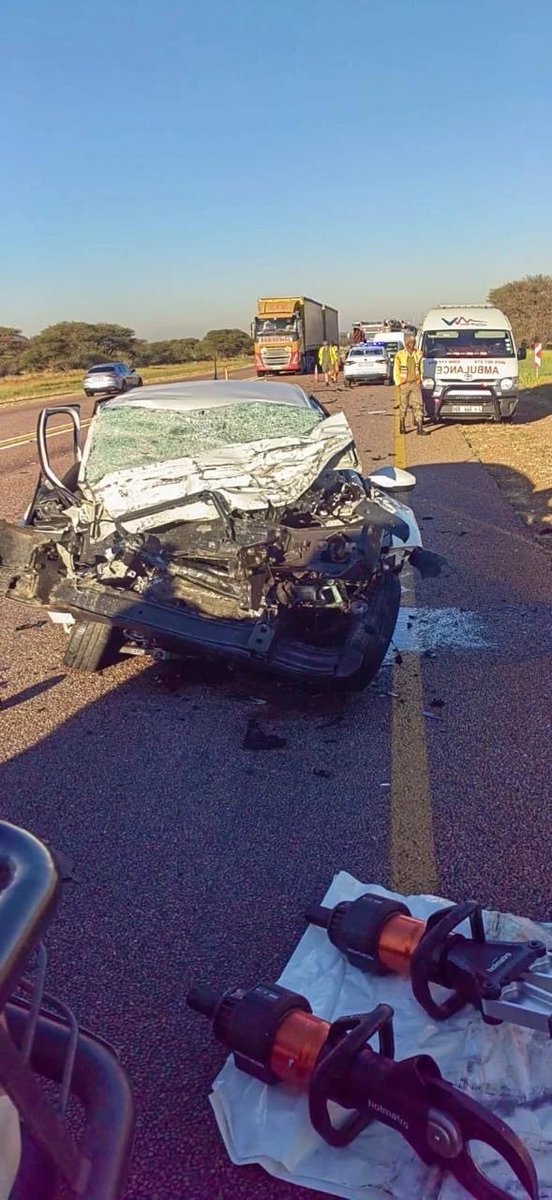 Am_Blujay's tweet photo. FOUR occupants of a VW Polo - three men and one woman - died at the scene when their vehicle crashed into a Scania truck on the N1 near Mokopane, Limpopo.

The accident happened at about 5.39am on Friday, 3 July, in the northbound lane situated between the Sasol Garage and the Zebediela Weighbridge.
