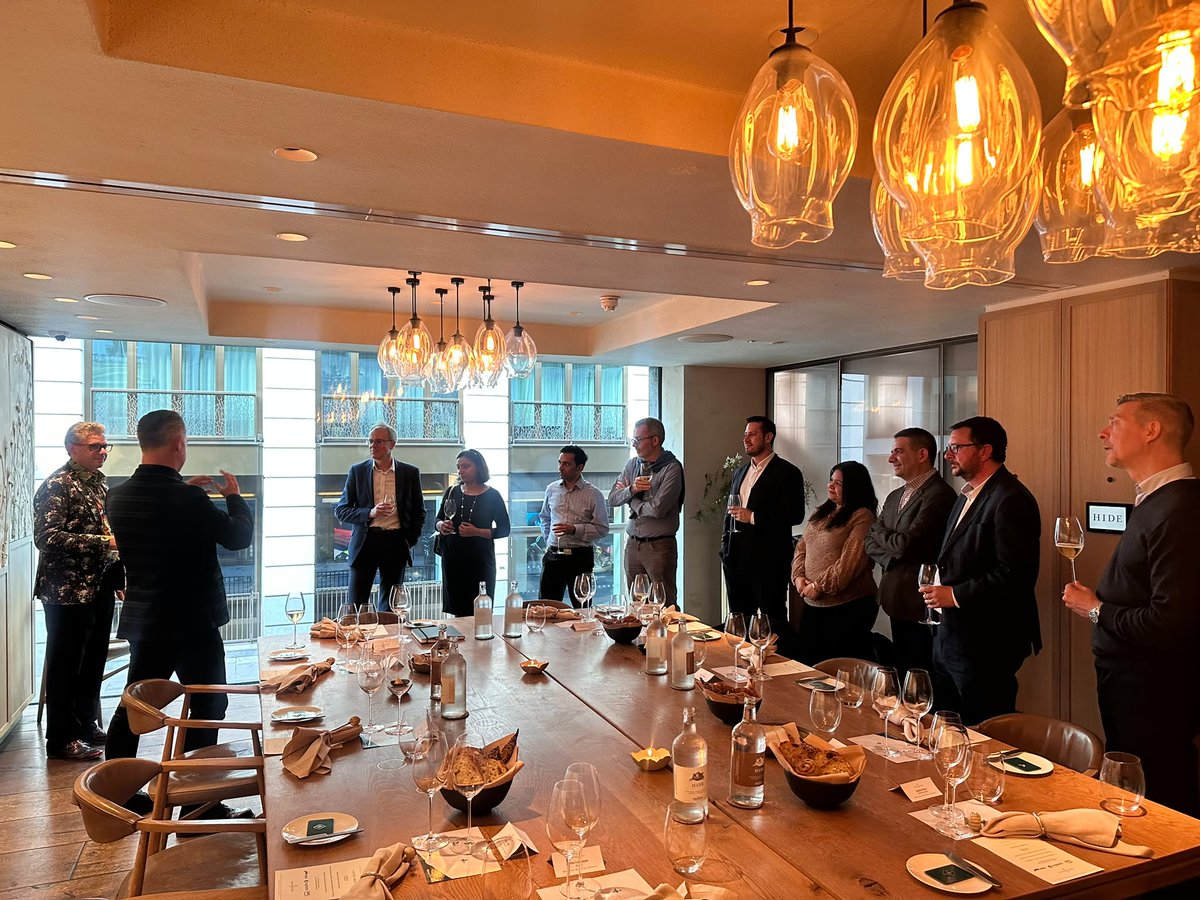 thecwo's tweet photo. 📸 A few snaps from June 🍾

We've been connecting leaders and crowning Chief Wine Officers in London, Paris, and Amsterdam lately, and loving every minute of it. 

If you've not attended a CWO Dinner yet, it's never too late: https://t.co/nnNEtTJBn5 https://t.co/0QBqM9jWIC
