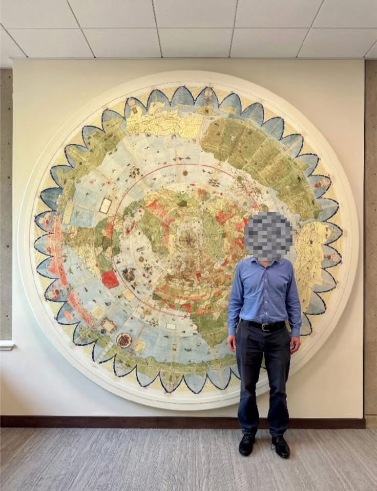 maximumpain333's tweet photo. WORLD MAP IN 1587

In the famous 1587 plane created by Italian cartographer Urbano Monte, that large mass of land forming a ring around the entire map represents what scholars of the time called Terra Australis Incognita (Terra Australis Unknown). was registered and scanned in 2018 when the last pages were found, but anyone talking about it at the time already knows...

In several documents and stories of navigators and former pirates it was also called the Green Line, also known as the Great Line in Western Asia. Although geographically this region corresponds to the place where we now know Antarctica, there are fundamental differences between the myth of the time and current scientific reality: Antarctica as a real and frozen continent was only spotted and officially documented in 1820, more than 230 years after the publication of Antarctica this map

Just in time for the initiation of the order of the enlightened, knowledge? of course not, we live in only one part of the earth, the most powerful and richest in the world know this..

The truth is coming and humanity is not prepared.