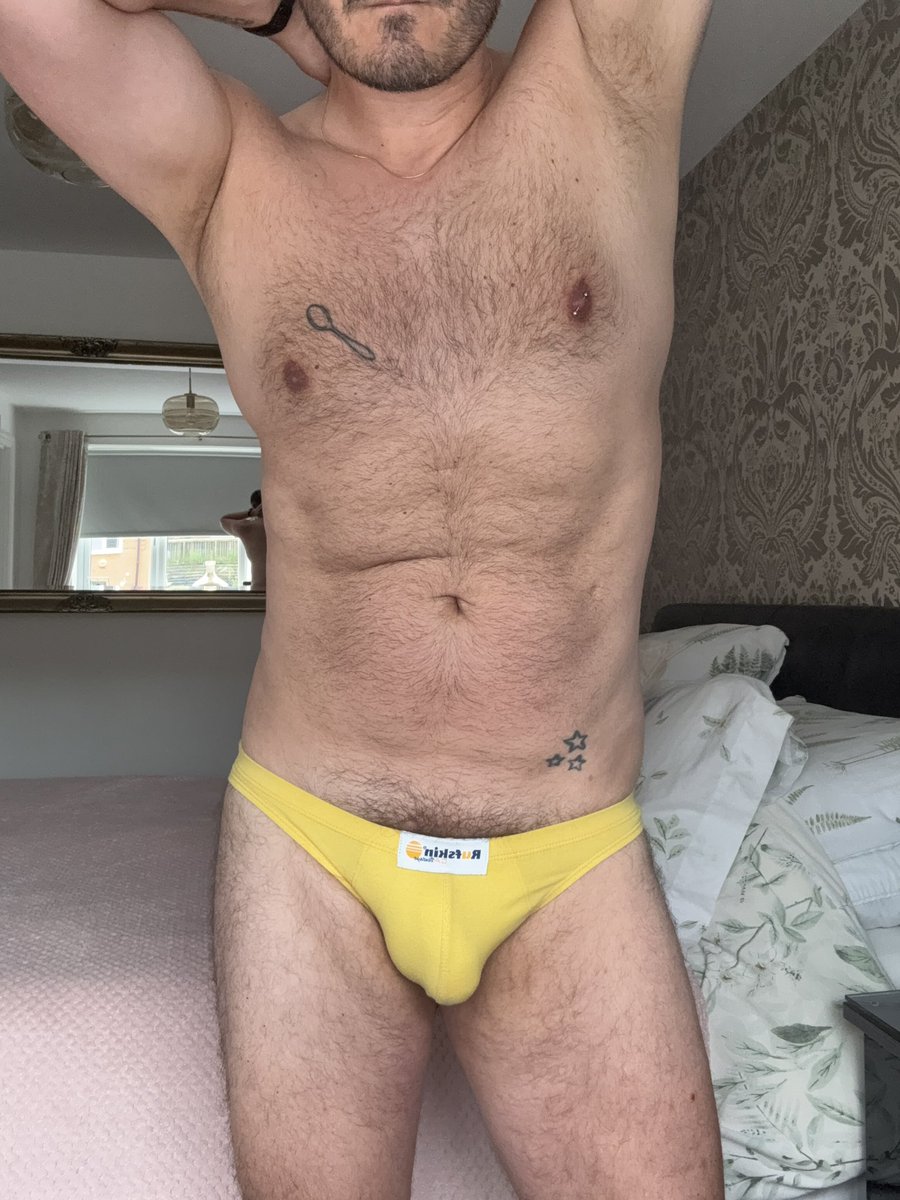 GenericNakedGuy's tweet photo. Bush https://t.co/pTI4VNBH8k