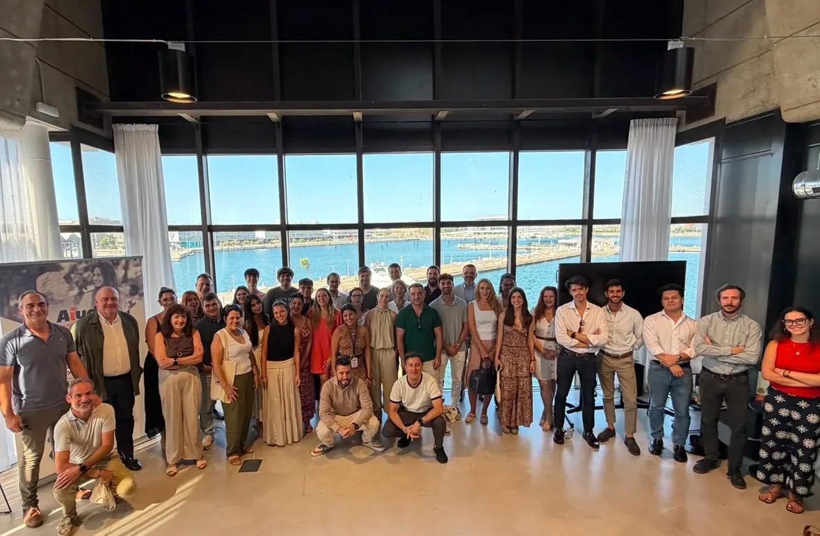 Supra_legit's tweet photo. Ayer acompañamos a @Aiudo_es  en la celebración de su 10.º aniversario, un evento muy especial 🎉
Os deseamos muchos más años de crecimiento, innovación y éxitos 🙌
¡Feliz 10.º aniversario! 🥂✨
#lawfirm #legal #networking #startups https://t.co/VNv9wUAers