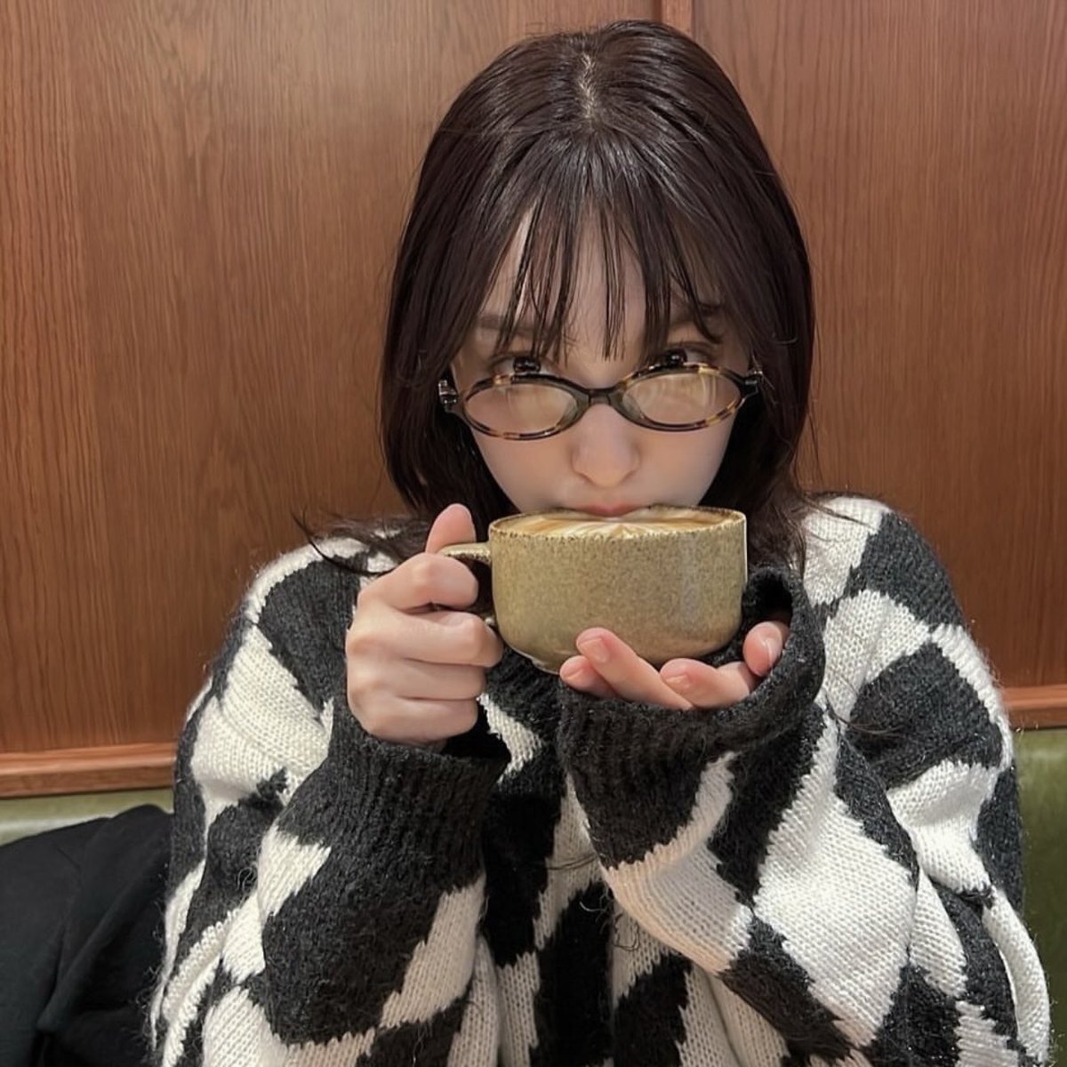 kuronadine's tweet photo. beberapa foto yang setelah sekian lama akhirnya keluar dari hp muggle jelek ini. with the best person, the prettiest angel i’ve ever known. no words can express how grateful i am to be able to know you. bahagia terus dimanapun kamu berada, cantikku. 🩷 https://t.co/4msMFRHVaw