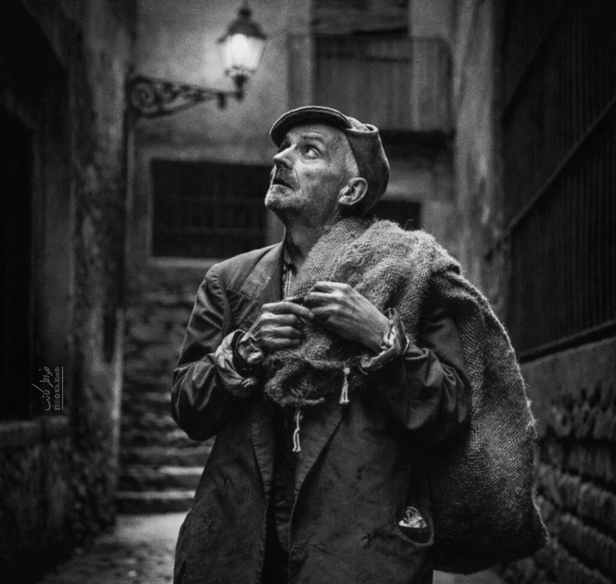 vl_99x's tweet photo. " لم يترك الأغنياء للفقراء شيئا سوى الله." https://t.co/gY8no21rVR