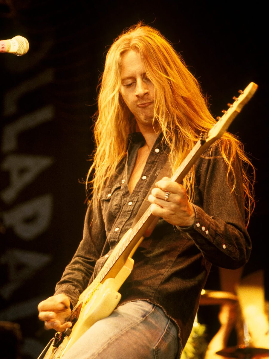 DarrenLCompton's tweet photo. 101 Favorite Guitar Solos
#8 - Nutshell - @AliceInChains
Guitarist: @JerryCantrell
1994
Video in Comments
#favoriteguitarsolos #aliceinchains #AIC #JerryCantrell #90smusic #grunge #guitar #guitarlife #guitarsolo #guitarist #jarofflies #dailycountdown https://t.co/ASxscZbE2N