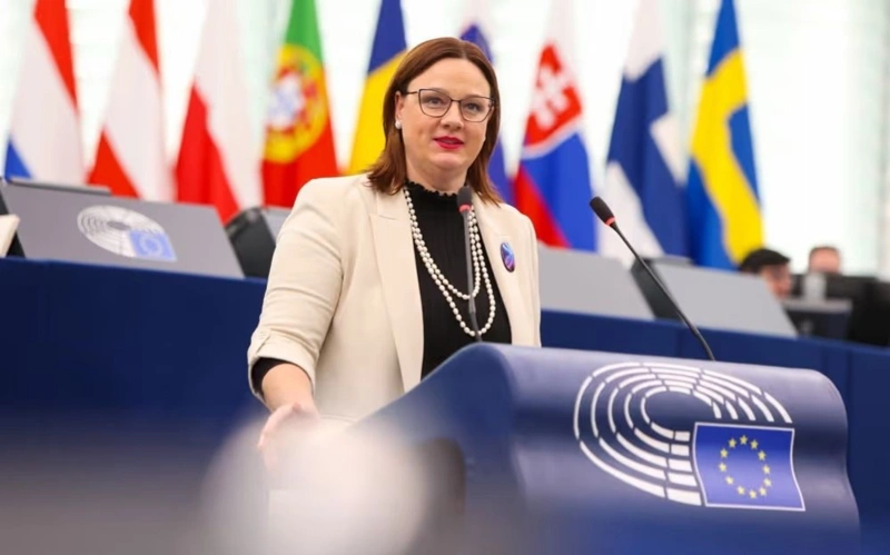 kazinform_eng's tweet photo. The new #Constitution will become a solid foundation for #Kazakhstan's development & prosperity, says Slovak MEP Katarína Roth Neveďalová
https://t.co/CCLyNvVuDV
@KatkaNevedal
@Europarl_EN
@MFA_KZ
#EU #ConstitutionalReform #KazakhstanReforms #Politics #MiddleCorridor https://t.co/KZeQXqkM0M