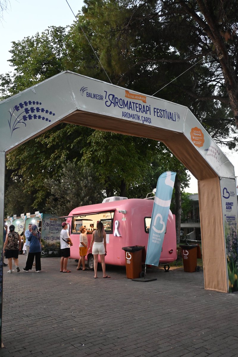 ononkafe's tweet photo. ONON Mini, 7. Uluslararası Balıkesir Aromaterapi Festivali’nde Misafirlerle Buluşuyor  2-3-4-5 Temmuz tarihlerinde Burhaniye Ören Festival Alanı’nda gerçekleştirilecek festivalde ONON Mini; kahve, soğuk içecek ve ferah lezzetleriyle misafirlere hizmet verecek. https://t.co/EP5YS9UnY5