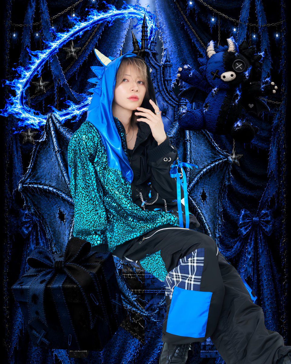 toydora_off's tweet photo. ❖━━━━━━━━━━━❖
🐉🎪個人アー写公開🎪🐉
❖━━━━━━━━━━━❖

🐉うみ（@toydora_umi ）🎪
🤍白って200色あんねんホワイト担当

🐉ヒロミチ（@toydora_hiro ）🎪
💙ロイヤルブルー担当

RP+♡＝150 達成で
 NEXTメンバー公開🎠🎪
#トイドラ https://t.co/2nwvSfEF1E