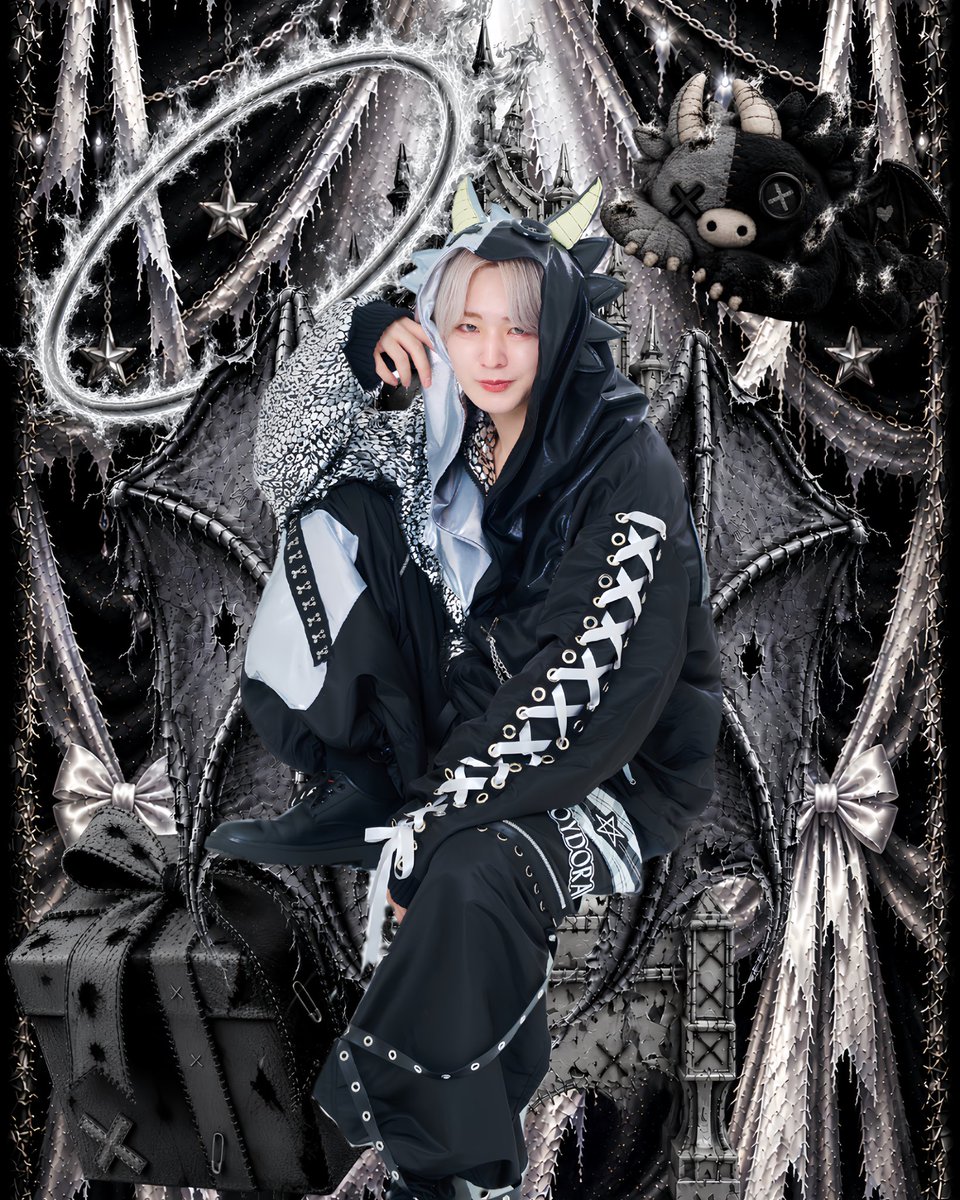 toydora_off's tweet photo. ❖━━━━━━━━━━━❖
🐉🎪個人アー写公開🎪🐉
❖━━━━━━━━━━━❖

🐉うみ（@toydora_umi ）🎪
🤍白って200色あんねんホワイト担当

🐉ヒロミチ（@toydora_hiro ）🎪
💙ロイヤルブルー担当

RP+♡＝150 達成で
 NEXTメンバー公開🎠🎪
#トイドラ https://t.co/2nwvSfEF1E