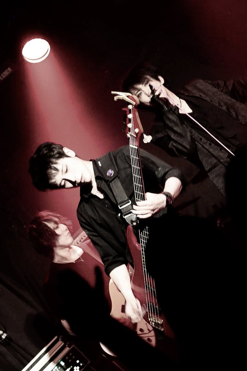 aibara_official's tweet photo. ◤◢◤LIVE PHOTO◢◤◢

－YUSUKE Ver.－
@bass_Ysk

2026.6.27
『哀薔薇～妄想癖～』

 #哀哭バラクーダ
 #アイバラ
 #札幌 https://t.co/FqVUmVLxn1
