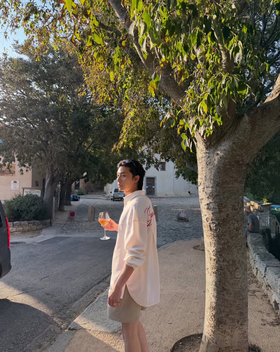 kyudhiver's tweet photo. him in shorts >>> https://t.co/NBrbpxX7R6