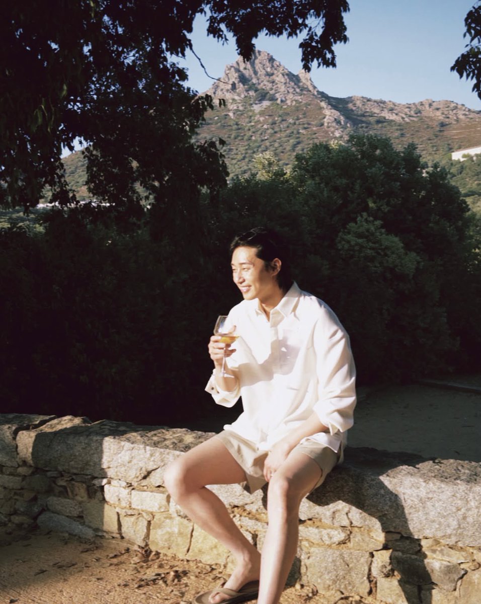 kyudhiver's tweet photo. him in shorts >>> https://t.co/NBrbpxX7R6