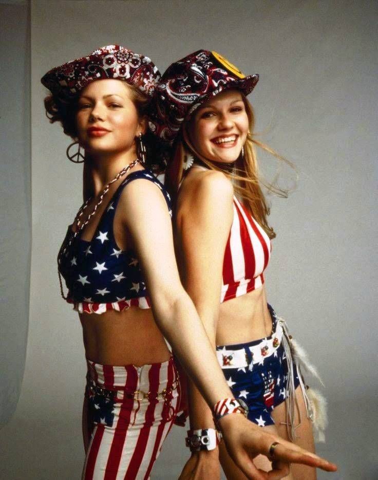 TV_Fanatic_Girl's tweet photo. Michelle Williams and Kirsten Dunst have that Friday Feeling! 🎉 https://t.co/uHXSRx1gVE