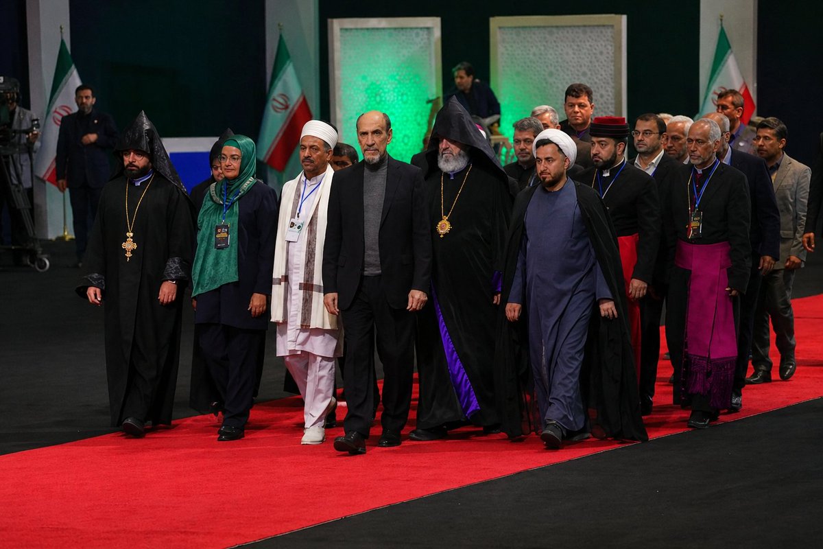 DavidMKeyes's tweet photo. wtf is Dar Adal doing at Khamenei's funeral??? https://t.co/25fq9wzr8O