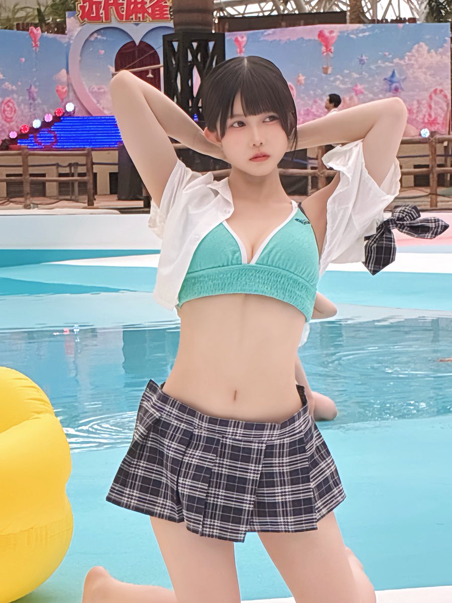 _mastang_1093's tweet photo. キンマー撮影会1部屋外④
奏星凛ちゃん
ボブが好きだけど髪押さえてるのも可愛いですね🥰
#近代麻雀水着祭2026 
#いかなきゃキンマー
#推し麺凛ちゃん
#リルリボン https://t.co/UaQkoaDqmS