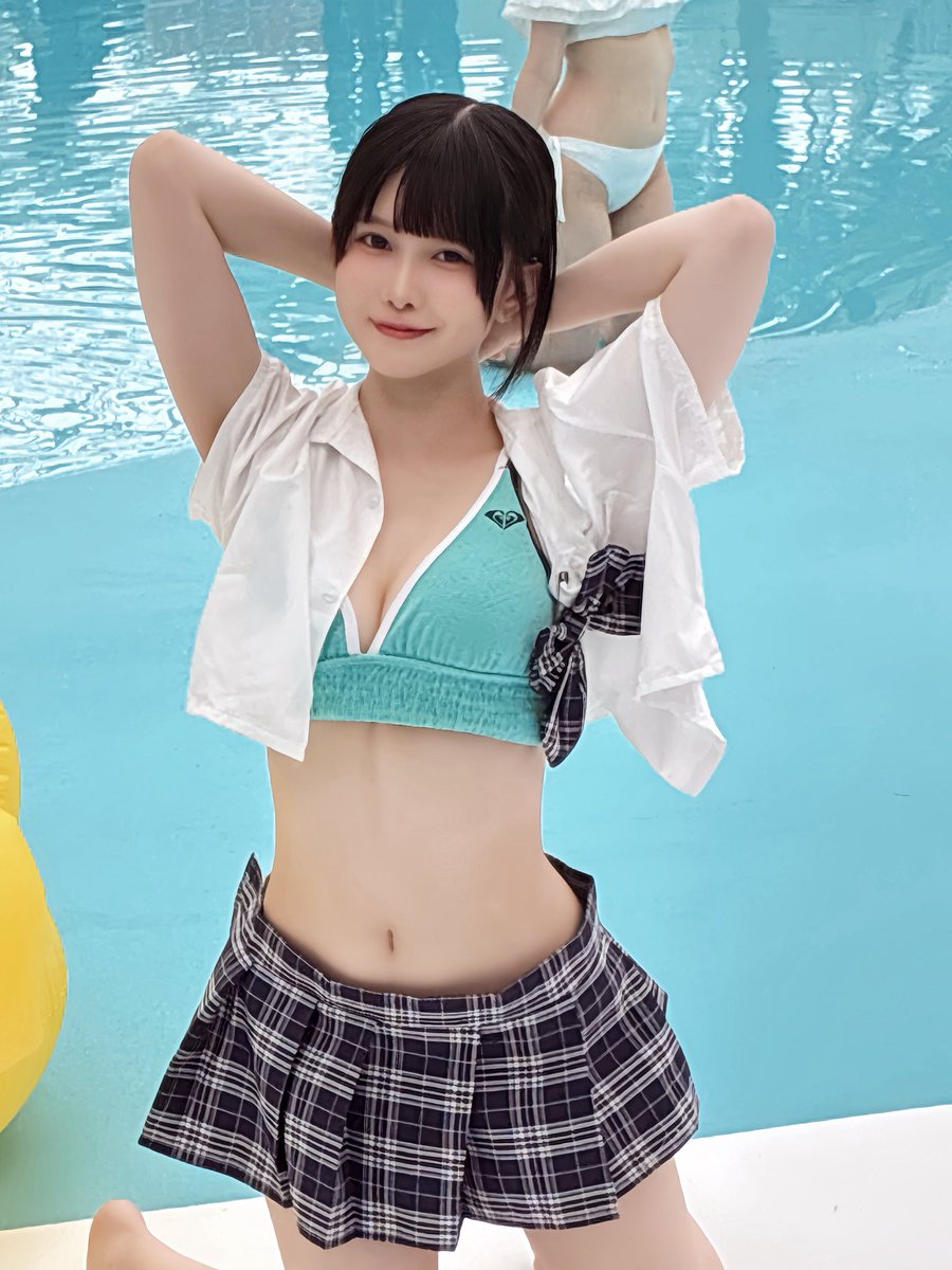 _mastang_1093's tweet photo. キンマー撮影会1部屋外④
奏星凛ちゃん
ボブが好きだけど髪押さえてるのも可愛いですね🥰
#近代麻雀水着祭2026 
#いかなきゃキンマー
#推し麺凛ちゃん
#リルリボン https://t.co/UaQkoaDqmS