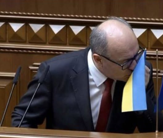 Piotrsee's tweet photo. @Obywatelska_KO A tu zamrażarkomat komuszy pomiot , blokujący np. ustawę o banderyzacji zrównającej ją z organizacją bandycką i faszyzmem hitlerowskim https://t.co/gavAyzi2Dr