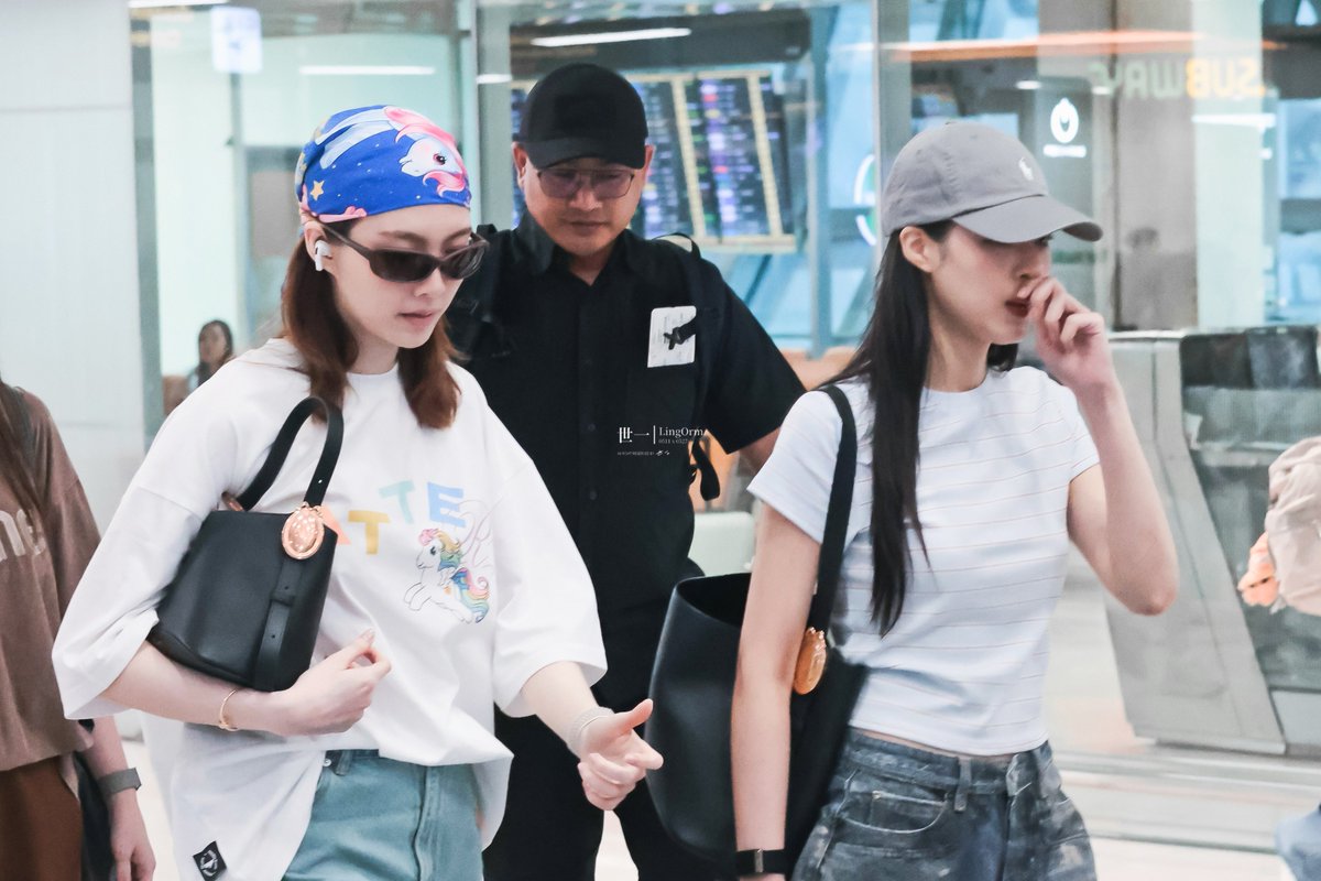 lo_w1_hk's tweet photo. 💜
𝟐𝟔𝟎𝟕𝟎𝟑 BKK🛫 https://t.co/3NZQMKM22X