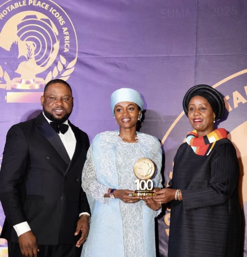 NigeriaStories's tweet photo. “My father taught me importance of integrity”

~ late Former President Buhari’s daughter, Hanan Buhari says https://t.co/UKnGr9tbRs