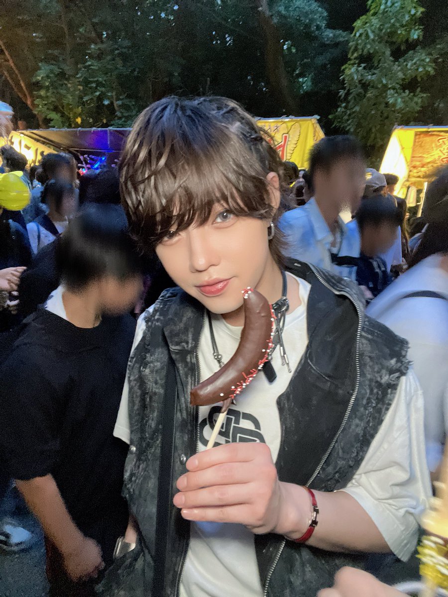 akito_UW_'s tweet photo. 一緒に屋台回ろ？ https://t.co/KOjh7j4PI0