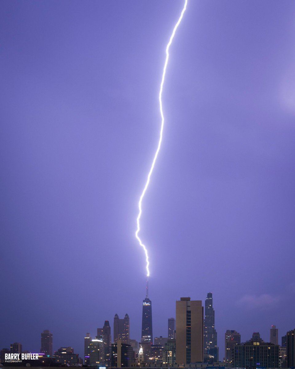 barrybutler9's tweet photo. The Fireworks Started Early. Last night the Hancock gets hit with lightning during a Chicago storm.  #weather #news #ilwx #chicago https://t.co/vqVosWYnMP