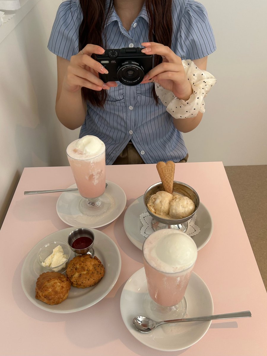 _OO12l's tweet photo. 📍LONGWOOD jinbocho🪄

ピンクがいっぱいで可愛いカフェ🎀🍨 https://t.co/h2gOA0b4Wc