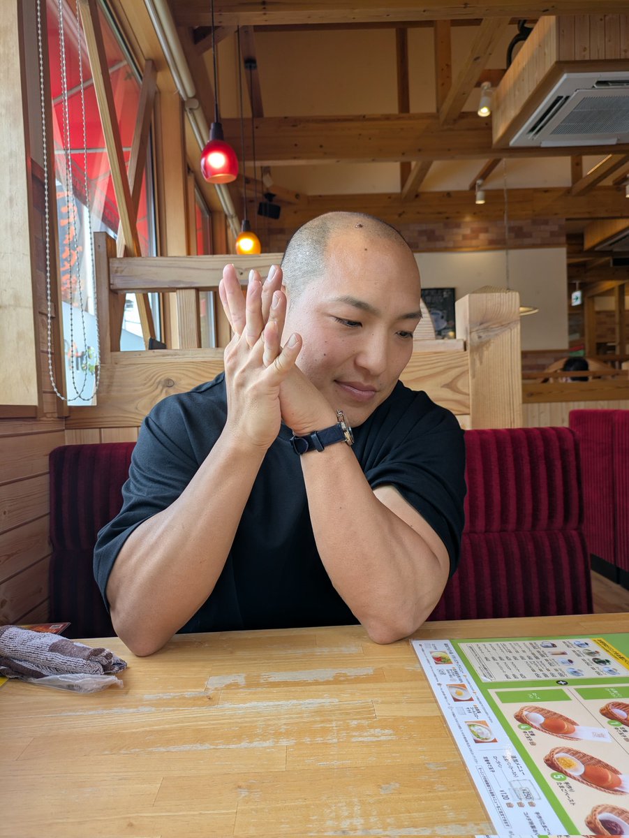 kujiramountain's tweet photo. 結婚したけど新しい苗字に慣れなすぎて名前を見るたびに頭が勝手にべいべに変換される😂😂

慣れる日が来るかどうかも怪しい() https://t.co/7TWLidNW7k