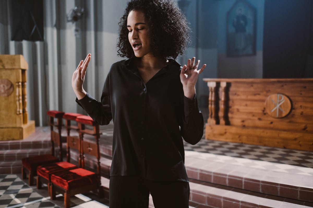 CapricornFM's tweet photo. NEXT | It’s your moment to sing loud and proud on #SingItBack.
Tune in to the #CapricornConnection with Lesedi Molekwa and be part of the excitement.
Send your voice note via WhatsApp to 079 899 6226. https://t.co/6WqD4OzNaQ