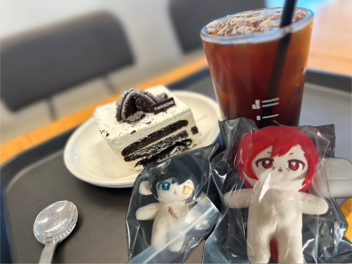 Somerpluvo's tweet photo. 오늘 따다라하 카페 다녀왔습니다
따다라하 카페가 열린 건 아니고요
그냥 카페에서 따다라하 생각했습니다
#따다라하2000일축하해
에어팟은 배대지직원분건데 훔쳣습니다 https://t.co/mTwFwbgwET