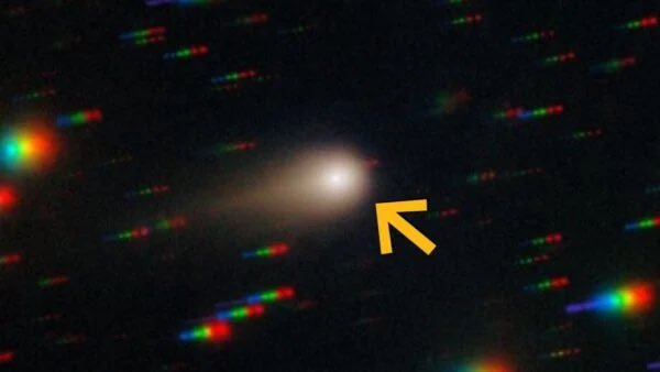 mu8864's tweet photo. 🚨Interstellar comet 3I/ATLAS outside our Solar System has unique chemistry never seen before!
NASA scientists found it formed in a very cold, primordial place  possibly 12 billion years old.
#Space #NASA https://t.co/kksmV2W3c5