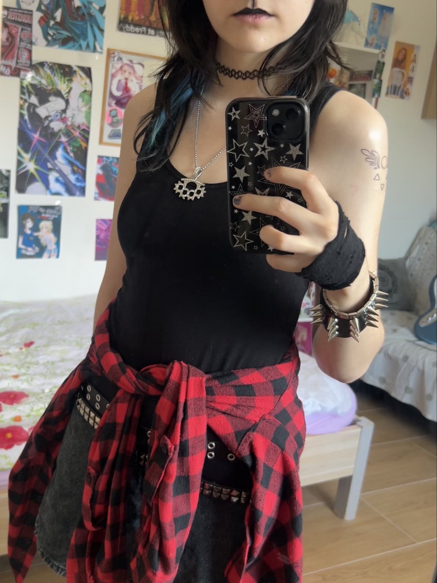 VENTALIZM's tweet photo. some people said i look like dess, which is funny because i'm hosting a deltarune party today and dressing up as her https://t.co/slocgeohpX