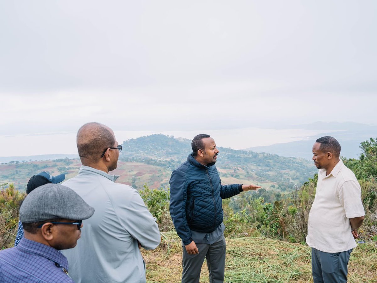 AbiyAhmedAli's tweet photo. I am pleased to see the steady progress of the Chano–Chencha Road Project. The 29-kilometer project, comprising the 22-kilometer Chano–Chencha road and the 7-kilometer Ezo–Gircha branch road, is advancing well, with 13.3 kilometers already completed. Once finished, it will improve connectivity, make travel easier, and support local economic development. I look forward to its successful completion.

During the visit, we also reviewed the renovated Dorze Lodge, a community-led tourism destination that has been thriving since 2005. Perched on a cool, mountainous ridge spanning 40,000 square meters, this remarkable site offers breathtaking panoramic views of Lakes Abaya and Chamo, together with the natural wonder known as God’s Bridge.

The continued development of road infrastructure alongside tourism sites like Dorze Lodge will help unlock the region’s immense economic and cultural potential. I invite our citizens, Ethiopians in the diaspora, and travelers from around the world to visit and experience this extraordinary natural beauty and rich cultural heritage.

የቻኖ-ጨንጫ መንገድ ፕሮጀክት የደረሰበትን ፈጣን የግንባታ ሂደት ዛሬ ተመልክተናል። የ22 ኪሎ ሜትር የቻኖ-ጨንጫ መንገድ እና የ7 ኪሎ ሜትር የኤዞ-ጊርጫ ቅርንጫፍ መንገድን የያዘው የ29 ኪሎ ሜትር ፕሮጀክት በጥሩ አፈጻጸም ላይ ሲሆን፣ 13.3 ኪሎ ሜትር ስራው ተጠናቋል። የመንገዱ ስራ ሙሉ በሙሉ ሲጠናቀቅ የማኅበረሰቡን ትስስር ይበልጥ ያጠናክራል፣ ንግድ እና ጉዞን ያቀላጥፋል፣ እንዲሁም የአካባቢውን የኢኮኖሚ ልማት ያፋጥናል። 

በዚሁ ጉብኝታችን፣ ከ1997 ዓ.ም ጀምሮ በማህበረሰቡ ጠንካራ መሪነት የያዘውና የታደሰውን የዶርዜ ሎጅ የቱሪዝም መዳረሻ ጎብኝተናል። በ40 ሺህ ካሬ ሜትር ቦታ ላይ፣ በቀዝቃዛውና ሰንሰለታማ የተራራ ጋራ ላይ ያረፈው ይህ አስደናቂ ሥፍራ፣ የአባያና ጫሞ ሐይቆችን እንዲሁም “የእግዜር ድልድይ” ተብሎ የሚጠራውን የተፈጥሮ ድንቅ ዕይታ በአንድ ላይ በግልጽ የሚያሳይ ውብ ገጽታን ይሰጣል።

እንደ ዶርዜ ሎጅ ያሉ መሰል የቱሪስት መዳረሻዎች ጎን ለጎን የሚከናወነው የመንገድ መሠረተ-ልማት መስፋፋት፣ ስፍራው ያለውን እጅግ ከፍተኛ የኢኮኖሚና የባህል አቅም ሙሉ በሙሉ አውጥቶ ለመጠቀም በእጅጉ ያግዛል። በመሆኑም፣ በሃገር ውስጥ እና  በውጭ ሃገር የሚኖሩ ኢትዮጵያውያንና የዲያስፖራ አባላት፣ እንዲሁም ከመላው ዓለም የሚመጡ ጎብኚዎች ይህንን አስደናቂ የተፈጥሮ ውበትና የበለጸገ የባህል ሐብት እንዲጎበኙና የታሪኩ ተጋሪ እንዲሆኑ ጥሪዬን አቀርባለሁ።