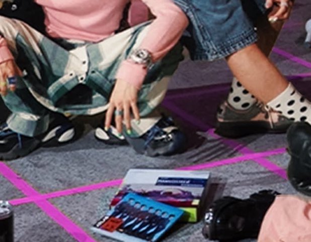 gelbbei's tweet photo. atlas album spotted https://t.co/oSXD3qgXYz https://t.co/BJQF9jvyqB