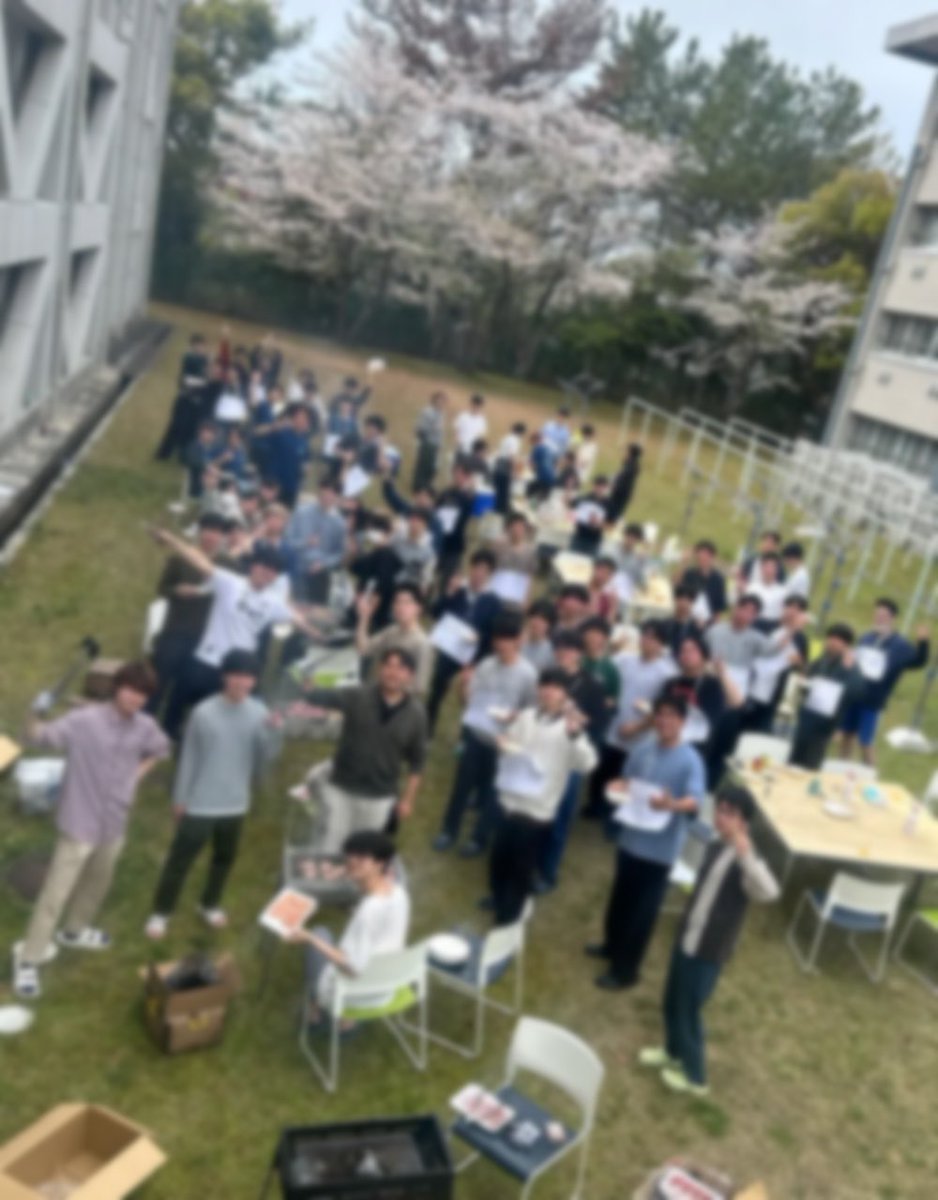 s_rt41's tweet photo. 月の寮費2.7万円（平日朝夕食事付）の学生寮に住んでいます！

自分たち学生で全ての運営を行う「自治寮」は全国でごく僅かしかないので、気になる方はぜひ覗いてみてください！
👉 @Akatsuki_hama https://t.co/PtGZutdalb