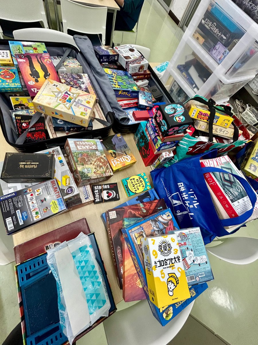 s_rt41's tweet photo. 月の寮費2.7万円（平日朝夕食事付）の学生寮に住んでいます！

自分たち学生で全ての運営を行う「自治寮」は全国でごく僅かしかないので、気になる方はぜひ覗いてみてください！
👉 @Akatsuki_hama https://t.co/PtGZutdalb