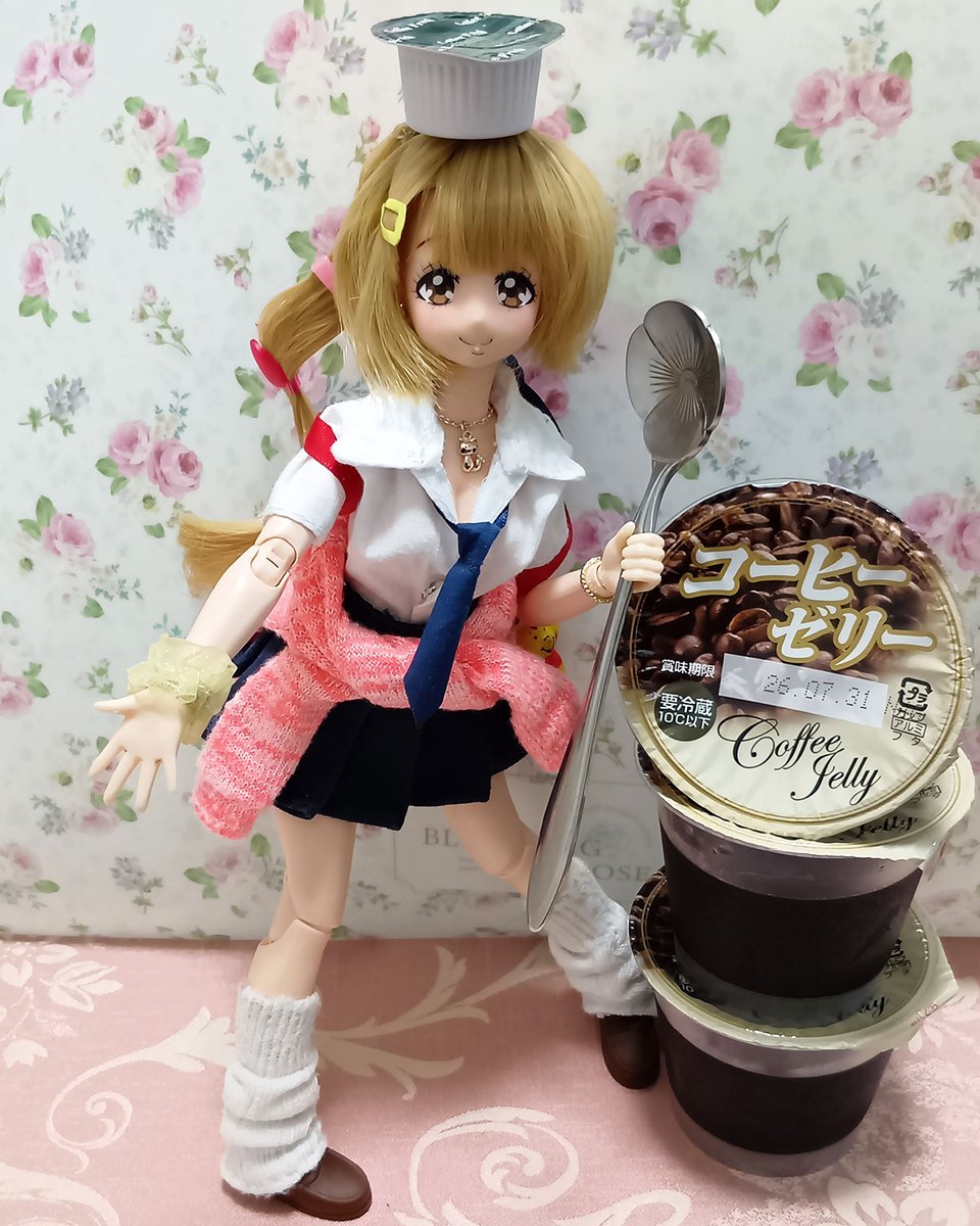 QXl230's tweet photo. #深夜のおやつドール一本勝負

コーヒーゼリー☕
#うちのギャル光 https://t.co/bFQ93sVLaI